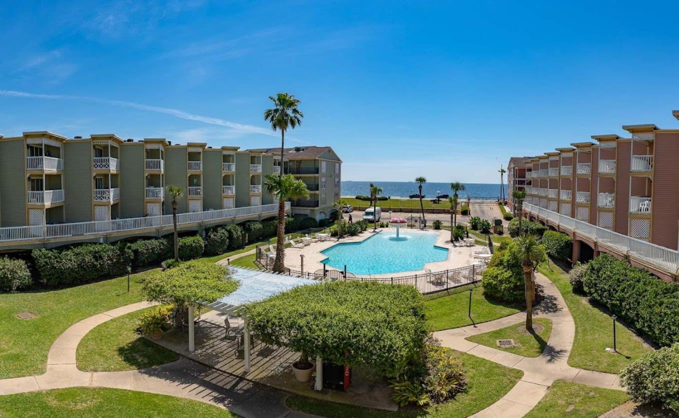 Appartamento Beautiful Ocean Views At The Victorian Galveston Esterno foto