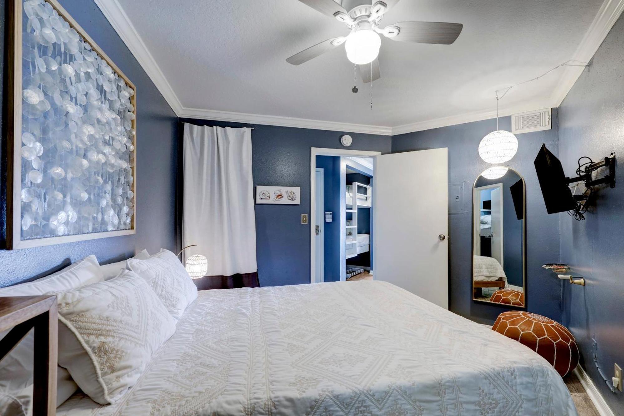Appartamento Beautiful Ocean Views At The Victorian Galveston Esterno foto