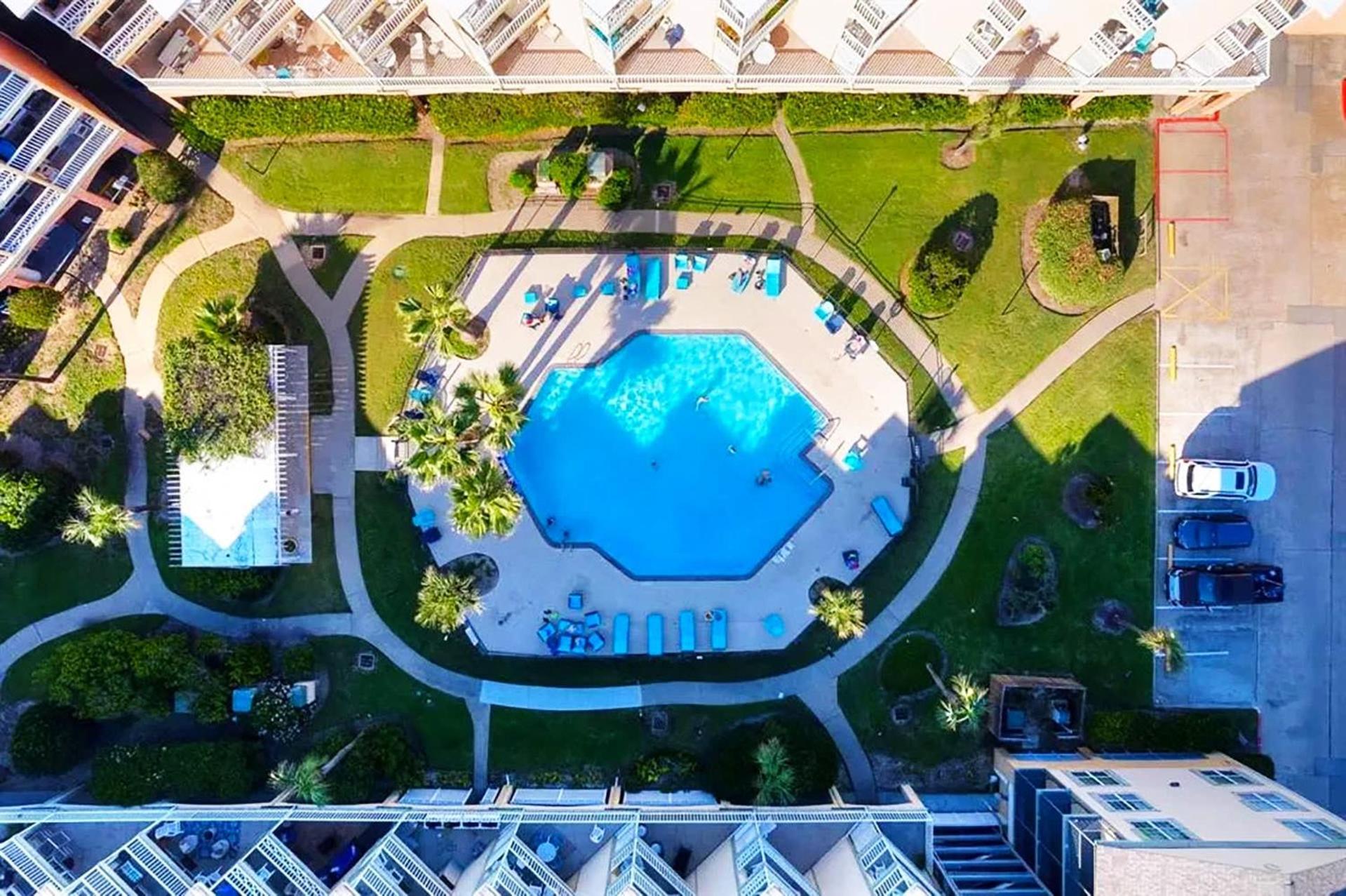 Appartamento Beautiful Ocean Views At The Victorian Galveston Esterno foto
