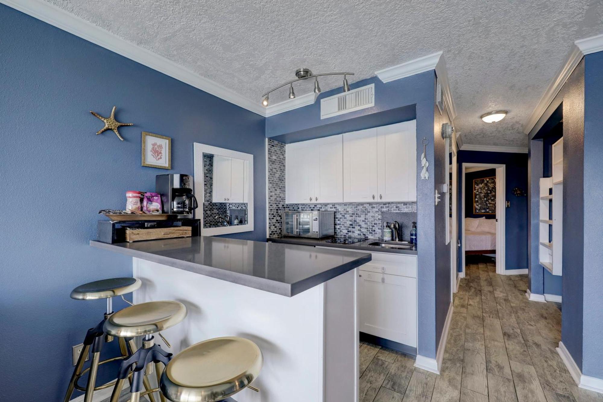 Appartamento Beautiful Ocean Views At The Victorian Galveston Esterno foto
