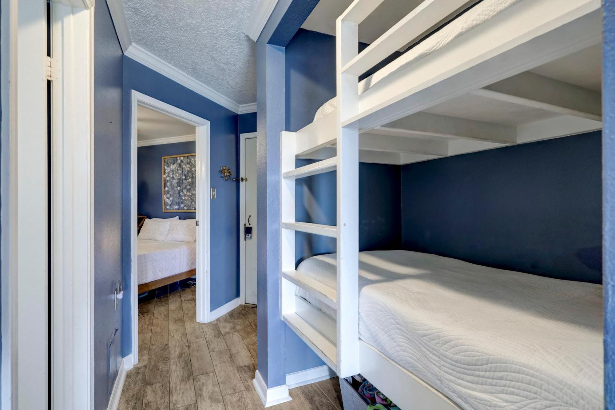 Appartamento Beautiful Ocean Views At The Victorian Galveston Esterno foto