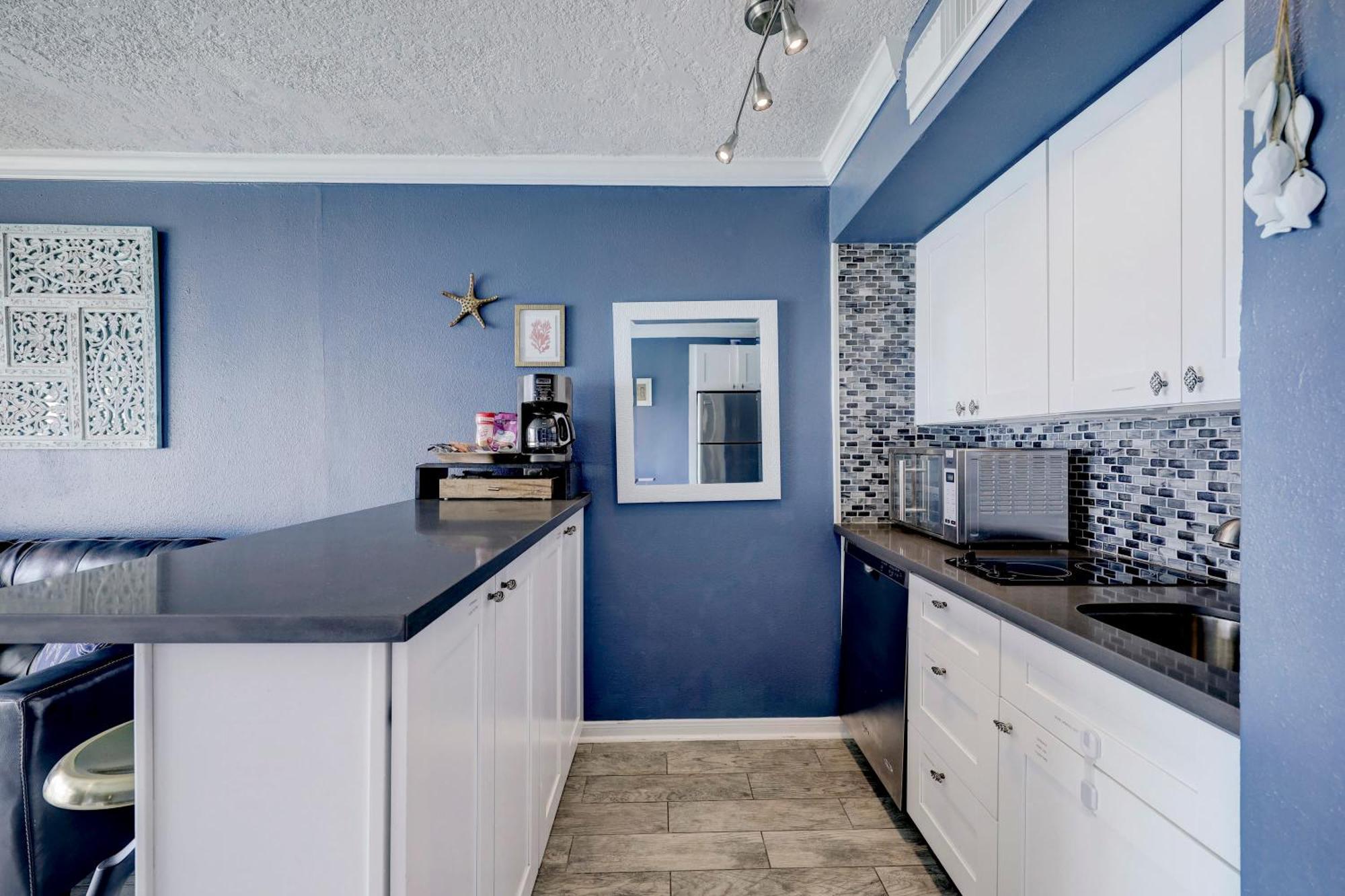 Appartamento Beautiful Ocean Views At The Victorian Galveston Esterno foto